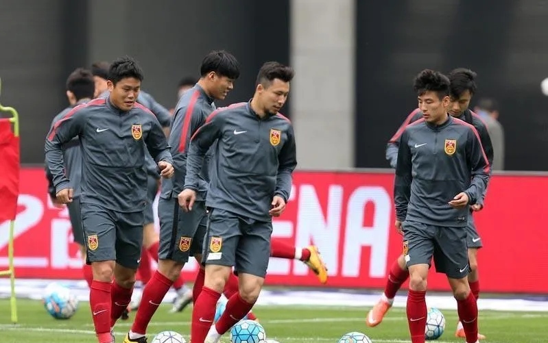 国内足球联赛遇强手，连续失利令人担忧的简单介绍